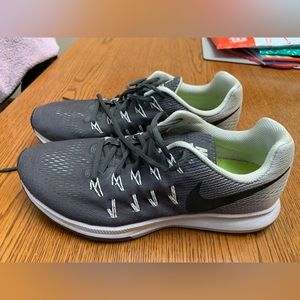 Women’s Nike Zoom Pegasus 33